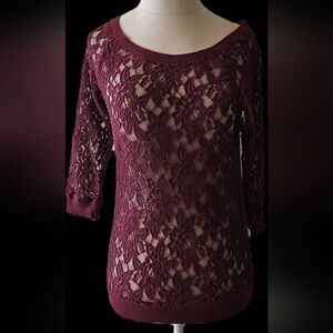 Express Lace 3/4 Sleeve Top